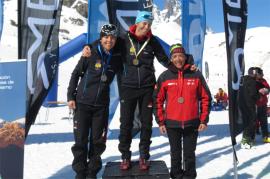 La sargento Sáez -derecha- subió al cajón (Foto:EMMOE)