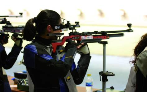 La cabo Fontán pasó de sufrir en los ejercicios de tiro a ser una de las mejores tiradoras militares