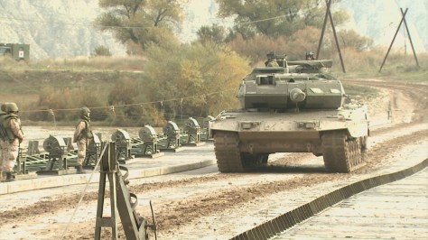 Tendiendo puentes 'Égida' 2014