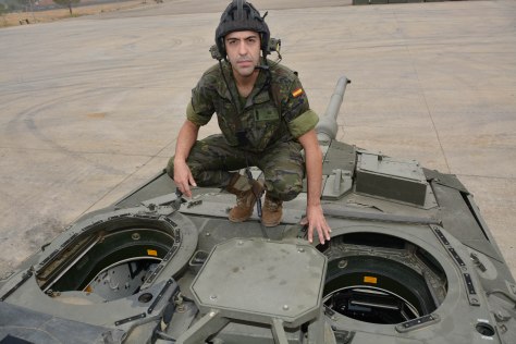 El soldado Francisco Cerezo salva la vida a una niña en Córdoba