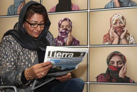 Entrevista a Azita Rafaat: 'Las mujeres afganas nacen y mueren en silencio'