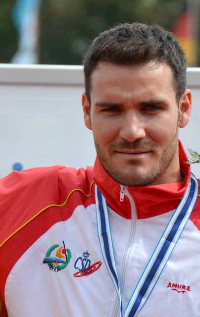 Oro olímpico en K2 200 m (junto a Cristian Toro) y bronce en K1 200 m.