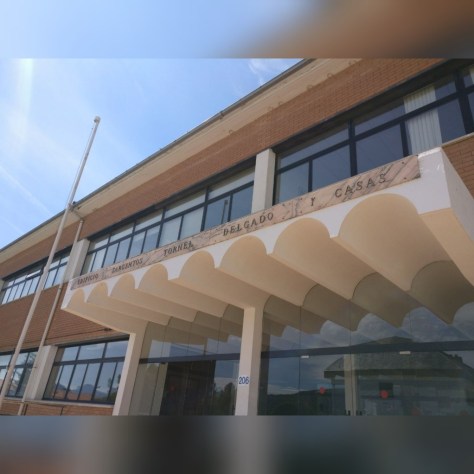 Entrada edificio aulas AGBS