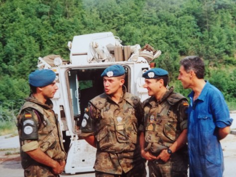 De izquierda a derecha: teniente Aguado, sargento Delgado y sargento 1º Mantecón